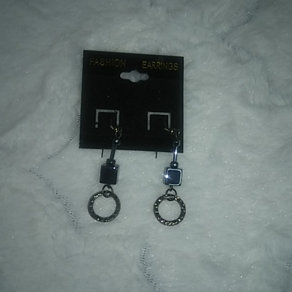 Earring & Necklace Set - Picture 3 of 3